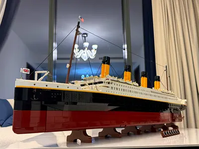 THE TITANIC LEGO BUILD Model (Large Scale)