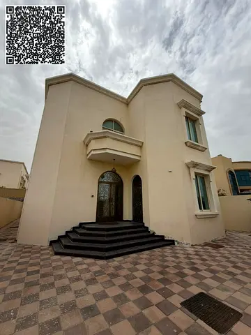 فيلا واسعة للإيجار بمواصفات مميزة