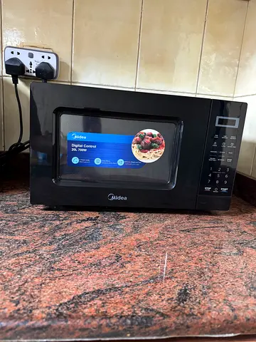 Midea Countertop Microwave - Good Working Condition