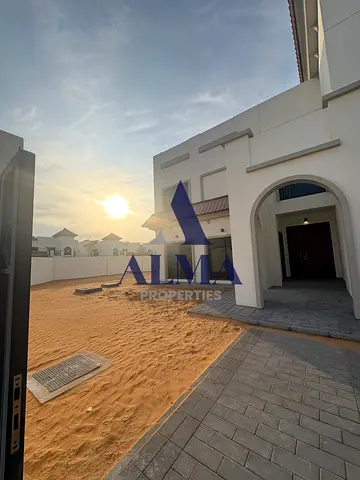 Corner 6BR+Maids | Spacious Plot | Hot Deal