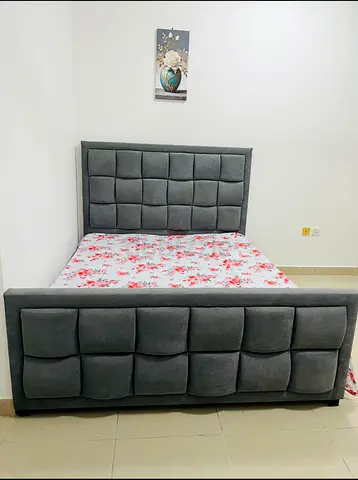 Room with Beautiful view Big window 2 min walk to Dubai/Sharjah border for couples ladies 1st June