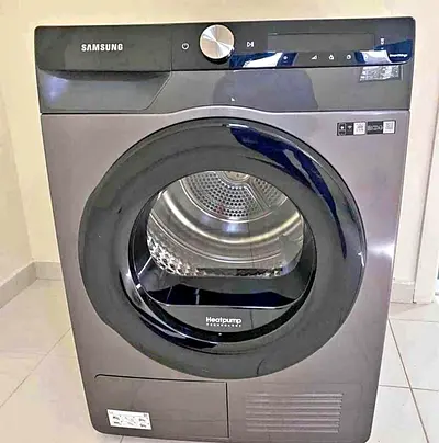 Samsung 9kg Heatpump Dryer with AI Control - Reversible Door