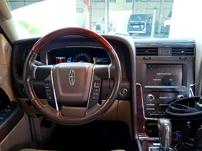 2017 Lincoln NAVIGATOR — фото 10