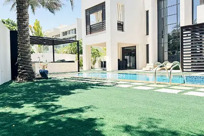 Luxurious Villa with Huge Plot | Prime Location