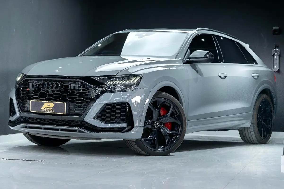 Audi RS Q8 2022 — photo 1 of 12