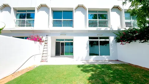 Elegant 4-Bedroom Villa with Maid’s Room for Rent in Umm Suqeim 3