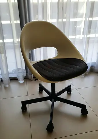 IKEA LOBERGET / MALSKÄR Swivel Chair – Excellent Condition