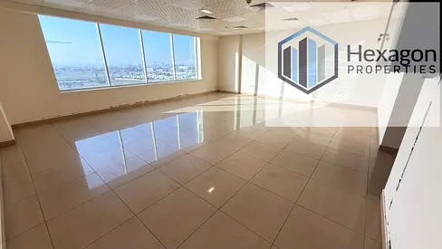 تصميم مكتب مجهز | برج SIT | إطلالة مشرقة على المدينة