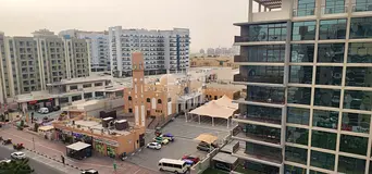 FULLY FURNISHED 1 BEDROOM APARTMENT WITH BALCONY &amp; PARKING FOR RENT IN SILICON GATES 4 | READY T