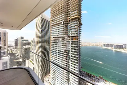 Waterfront Living | Beach Access | Prime location