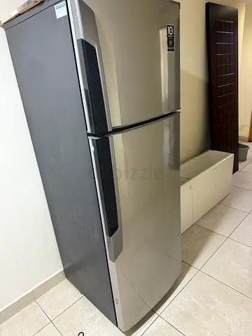 Well-maintained double-door refrigerator - good working condition 550l