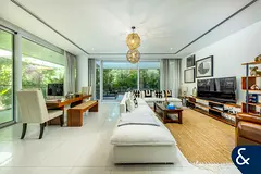 Exclusive | 2 Bed | VOT | Upgraded Floors