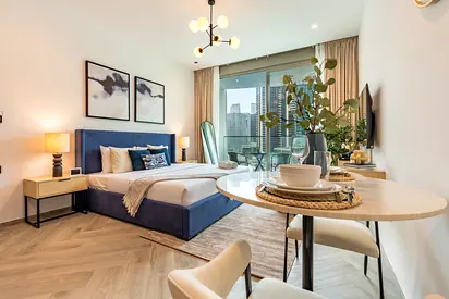 Studio Overlooking the Pool with a View of the Burj Khalifa Tip, Just Steps from Dubai Water Canal, Peninsula Three, Business Bay