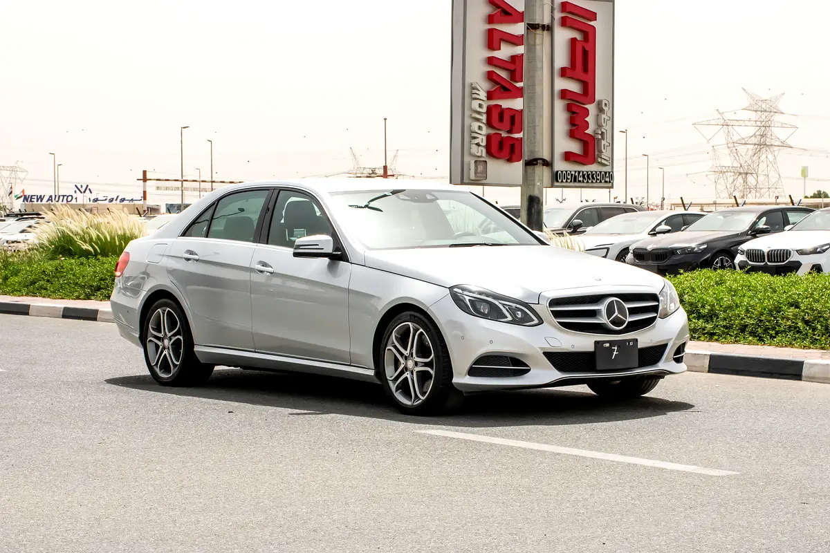 Mercedes-Benz E-Class 2013 — photo 1 of 17