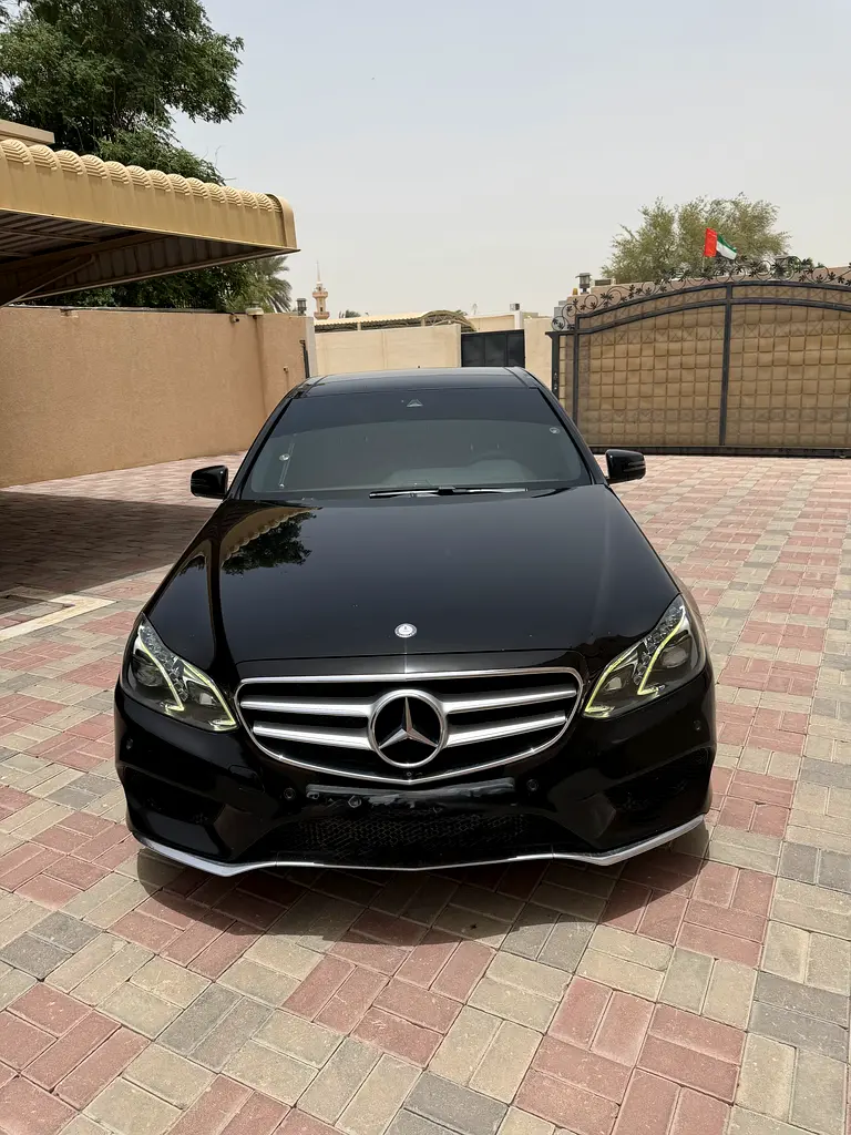 Mercedes-Benz E-Class 2015 — photo 1 of 8