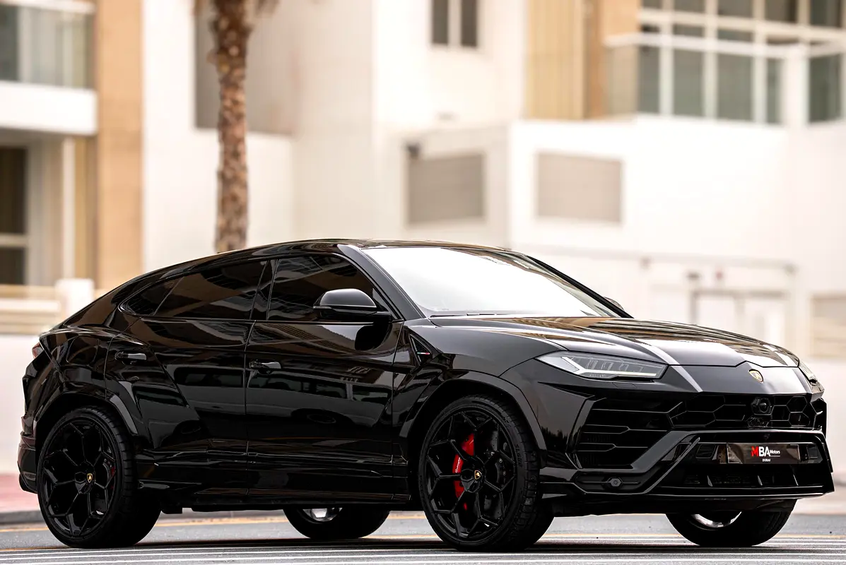 Lamborghini Urus 2021 — photo 1 of 20