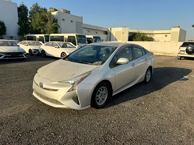 2017 Toyota Prius Eco - Canadian Specs - Excellent Fuel Efficiency