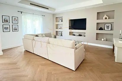 Single Row Villa | Park Backing | Walk to Metro