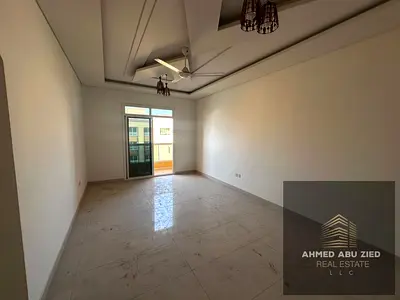 غرفتين منهم غرفة ماستر صالة كبيرة مطبخ واسع 2 حمام تشطيب راقي بلكون اطلالة مفتوحة خزائن حائط باركن خاص شهر مجاني تكييف مركزي تسهيلات في الدفع