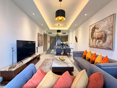 Luxury Living | 12 Cheques | Bills Included