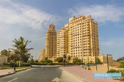 2 Bedroom for Rent in Al Hamra - Walk to Beach - Well Maintained