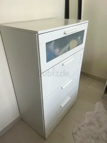 White chest of drawers