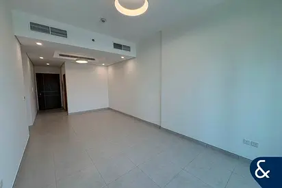 Vacant | Double Balcony | Modern | Large Size