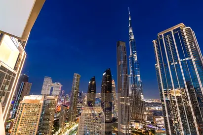 شقة بريميوم في طابق مرتفع من غرفتي نوم وإطلالات على برج خليفة