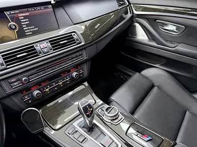 2012 BMW 5-SERIES 缩略图 18