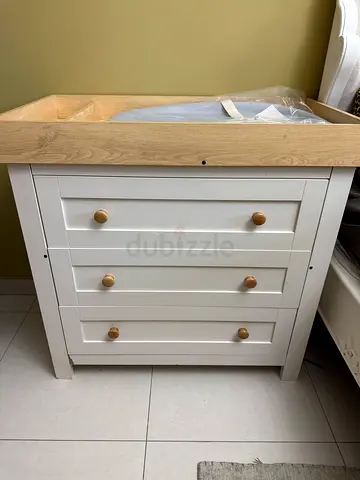 Diaper changing table