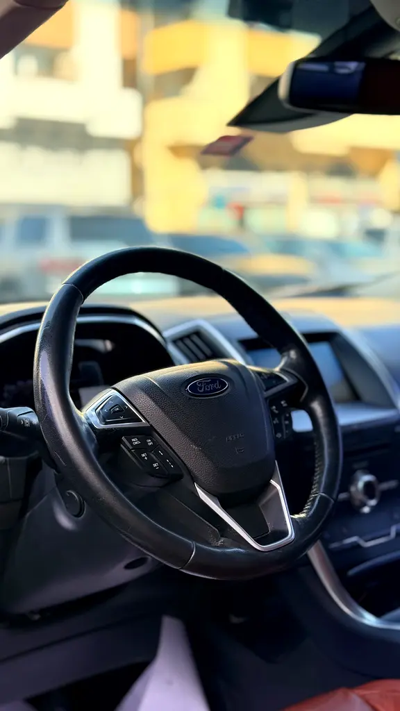 Ford Edge 2018 — photo 1 of 18