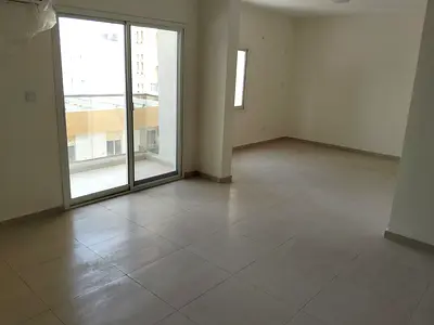 ارقى غرفتين وصاله بالمجاز 2  اول ساكن مكون من غرفتين وصاله كبيره و3 حمام تشطيب فاخر مزوده ببالكونه جميع الغرف ماستر قريب من جميع الخدمات سهل الخروج ال
