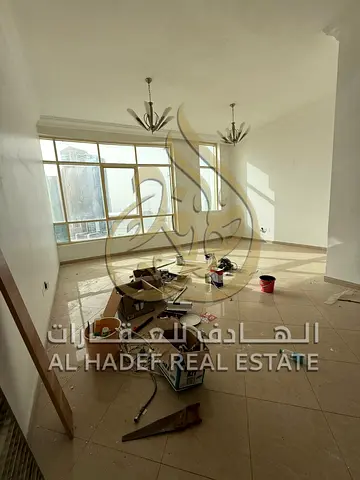 شقة 3 غرف وصالة في التعاون | باركن مجاني | 5 دفعات | 65,000 درهم