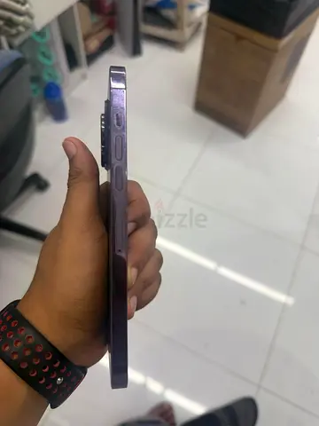Used iPhone with Flat Edges - Good Working Condition