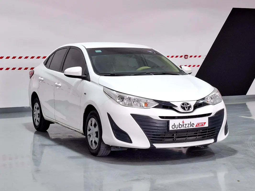 Toyota Yaris 2020 — photo 1 of 14