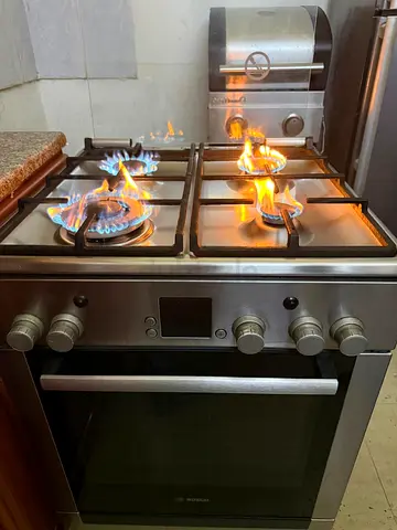 Stainless Steel Gas Cooker with Built-in Oven - 4 Burners