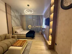 Fully furnished / Pool view / 12 cheques