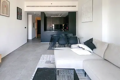 Stunning 2 B/R | Spacious | Ready to Move