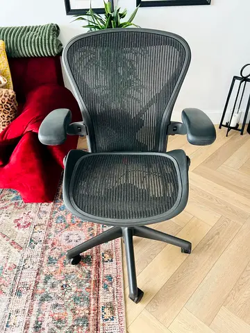 Herman Miller Aeron size B fully loaded