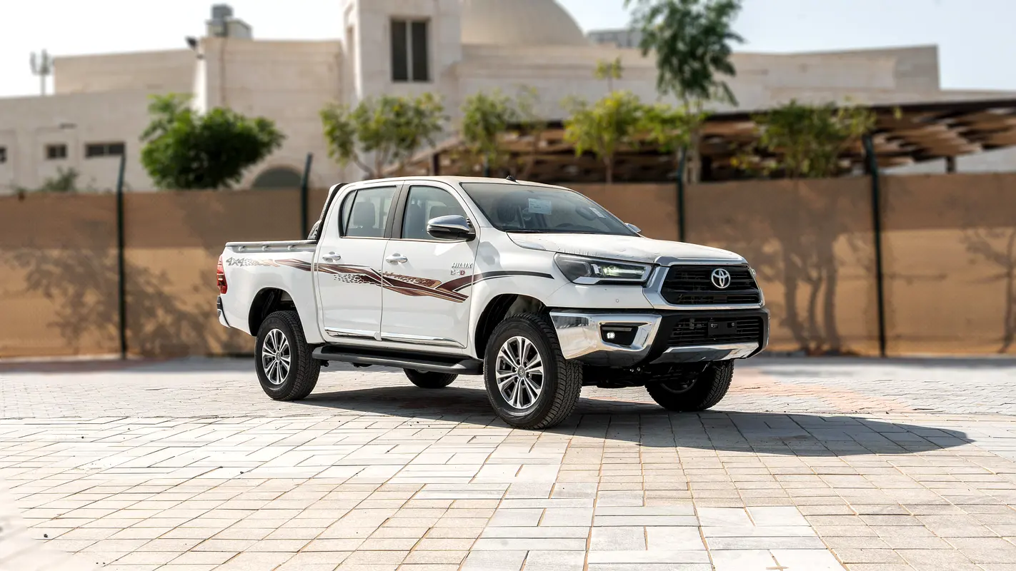 Toyota Hilux 2026 — photo 1 of 20
