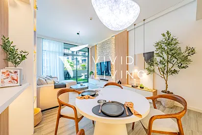 Boutique Furnishings | Direct Pool Access | Flexible Cheques