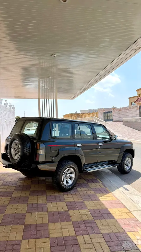 Nissan Patrol Safari 2016 — photo 1 of 7