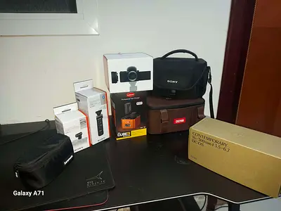 Sony ZV-E10 Full Vlogging Kit + Sigma Lens + Mic + Grip + Molus X100