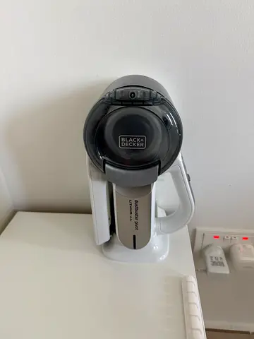 Black+Decker Dustbuster Pivot Handheld Vacuum (White) - Good Condition