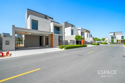 Brand New | Must See | Quiet Location