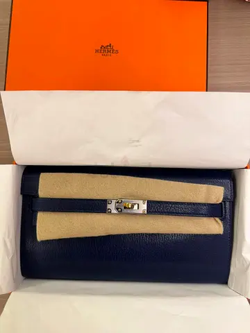 Hermes kelly to go