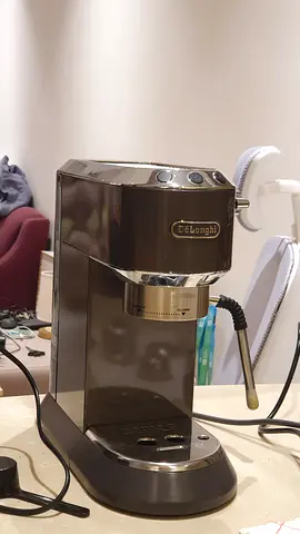 DeLonghi Espresso Coffee Machine - Flawless Working Condition
