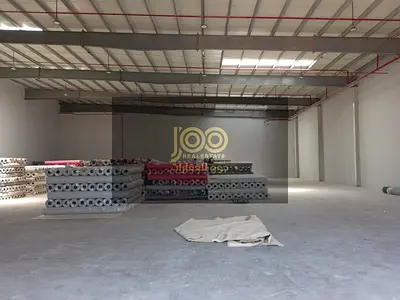 Spacious area with a practical design suitable for various industrial and storage activities. Electricity 35