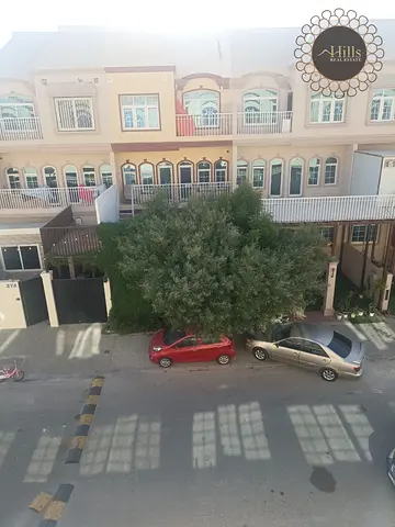 عِش الفخامة في قلب أب تاون! بيوت عصرية تناسب أسلوب حياتك. احجز بيتك الآن. (77 حرف)