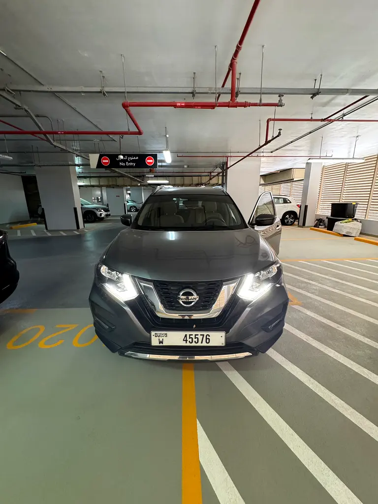 Nissan X-Trail 2021 — photo 1 of 5
